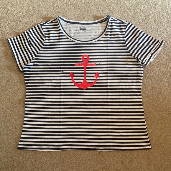 size XL, bust up to 44” inches, beautiful anchor shirt, new ⚓️ condition - Picture 2 of 10